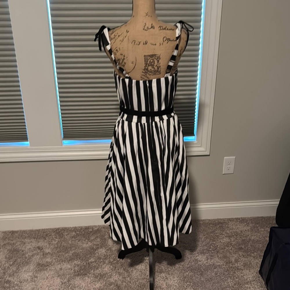 Vixen by Micheline Pitt Black and White Sleeveless A-Line Midi Dress - Picture 3 of 4